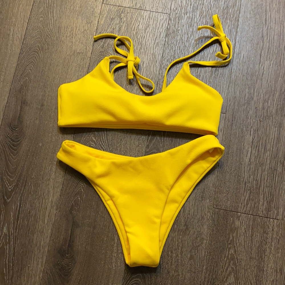 Yellow ribbed swimsuit